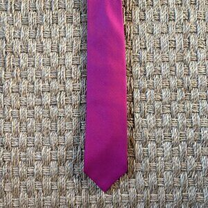 NWOT Canali silk jacquard tie in magenta & white pindot